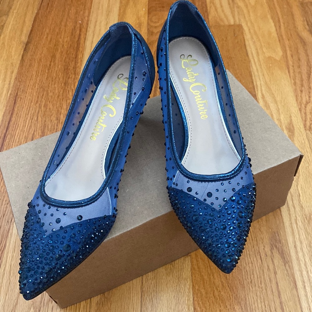 Lady Couture Silk Embellished Blue Pumps. Size 8.5 Excellent condition!